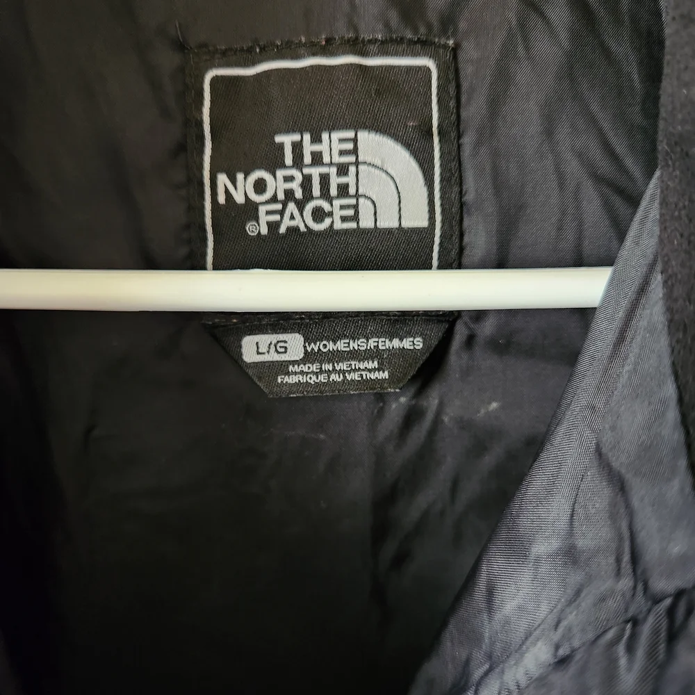 The North Face Black Quilted Jacket Size L - Picture 2 of 3